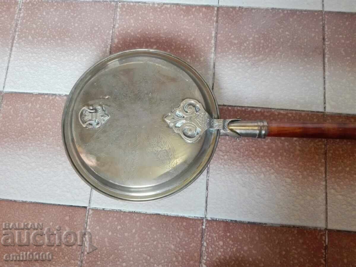 Παλαιός ορειχάλκινος μαντέμι για θέρμανση κρεβατιού με τιμή 64.99 BGN | € 33.23