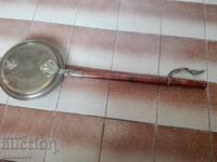 Grătar vechi din alamă pentru încălzirea patului