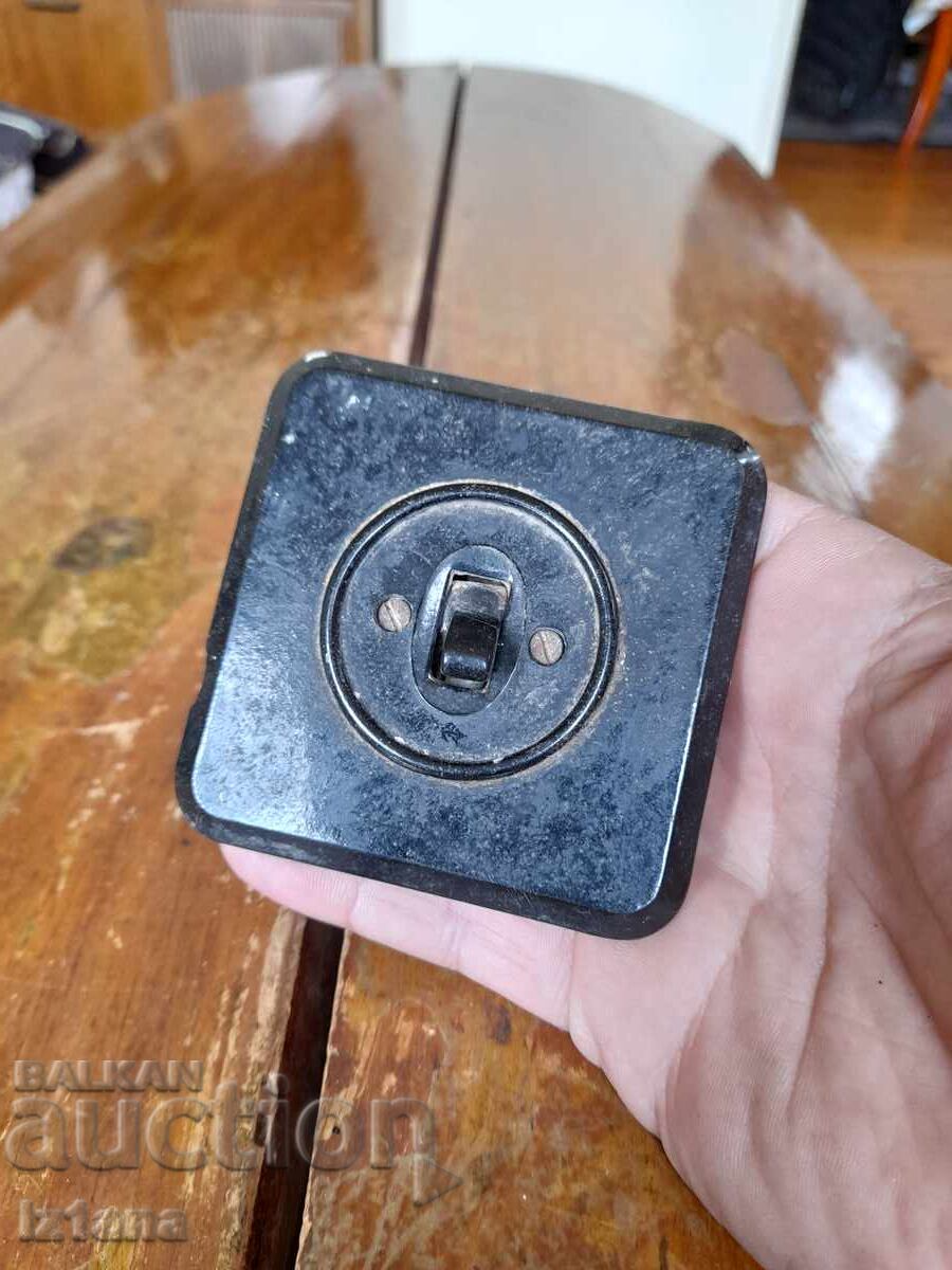 Old electrical switch with price 16.00 BGN | € 8.18