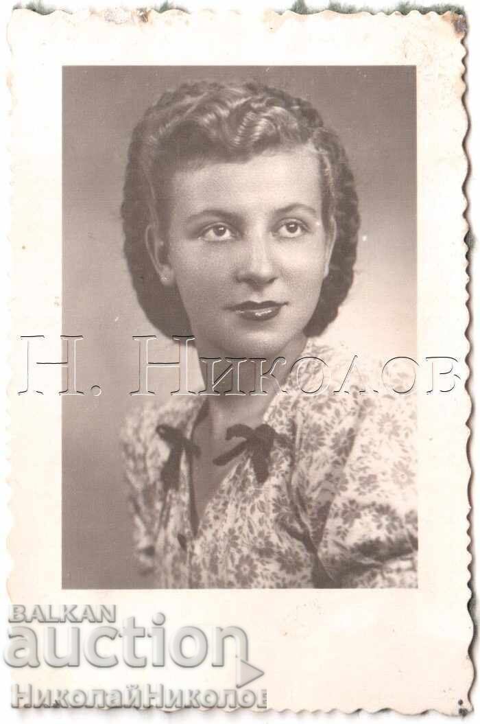 ΜΙΚΡΗ ΠΑΛΙΑ ΦΩΤΟΓΡΑΦΙΑ ΟΜΟΡΦΗ ΝΕΑ ΓΥΝΑΙΚΑ Ε077