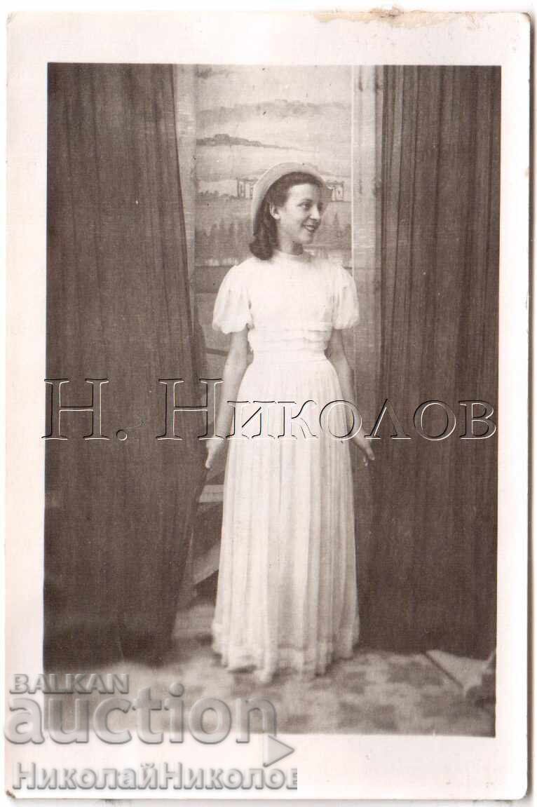 ΜΙΚΡΗ ΠΑΛΙΑ ΦΩΤΟΓΡΑΦΙΑ ΟΜΟΡΦΗ ΝΕΑ ΓΥΝΑΙΚΑ Ε078