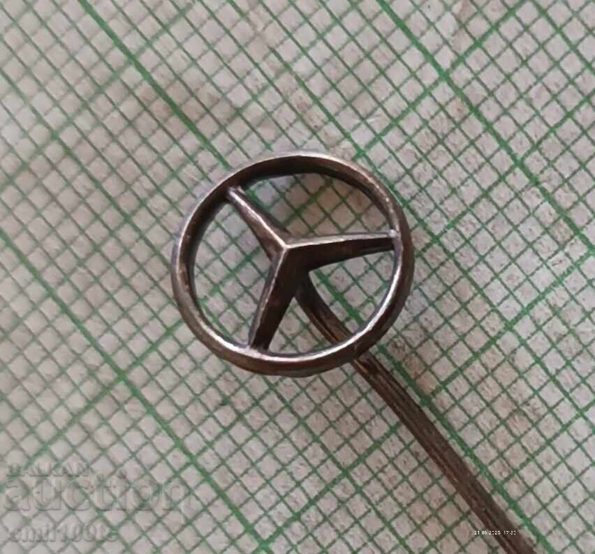 Auction  Mercedes Badge