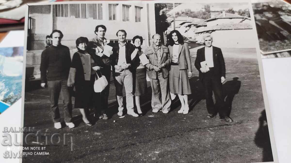 Photo of teachers in the schoolyard, 1970s Photo of teachers in the schoolyard, 1970s