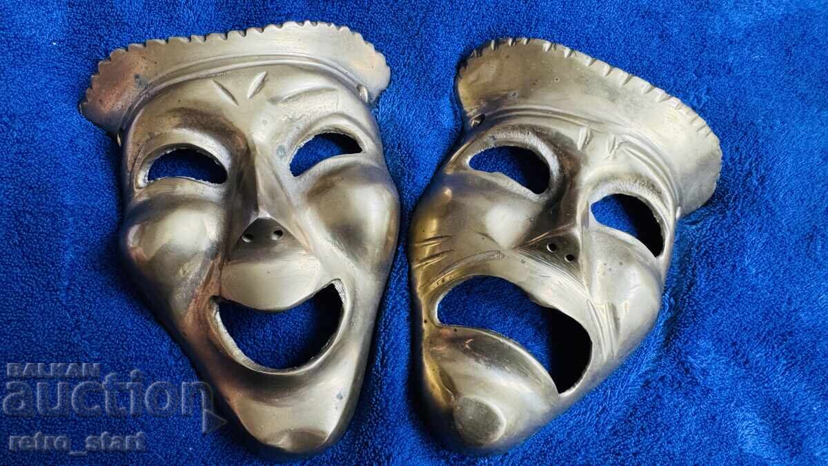 Доставка на Бронзови маски “Сълза и Смях”