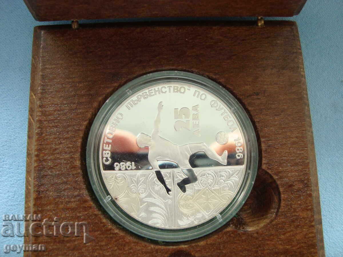 Svetovno pŭrvenstvo po Futbol - 1986 god. + BNB kutiya με τιμή 160.00 BGN | € 81.81 Svetovno pŭrvenstvo po Futbol - 1986 god. + BNB kutiya με τιμή 160.00 BGN | € 81.81