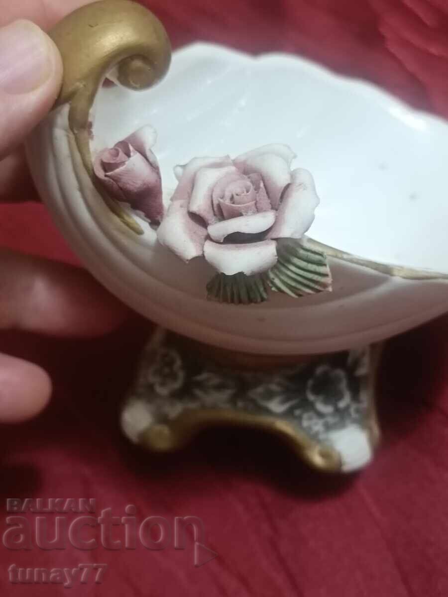 Livrarea Porțelan vintage Livrarea Porțelan vintage