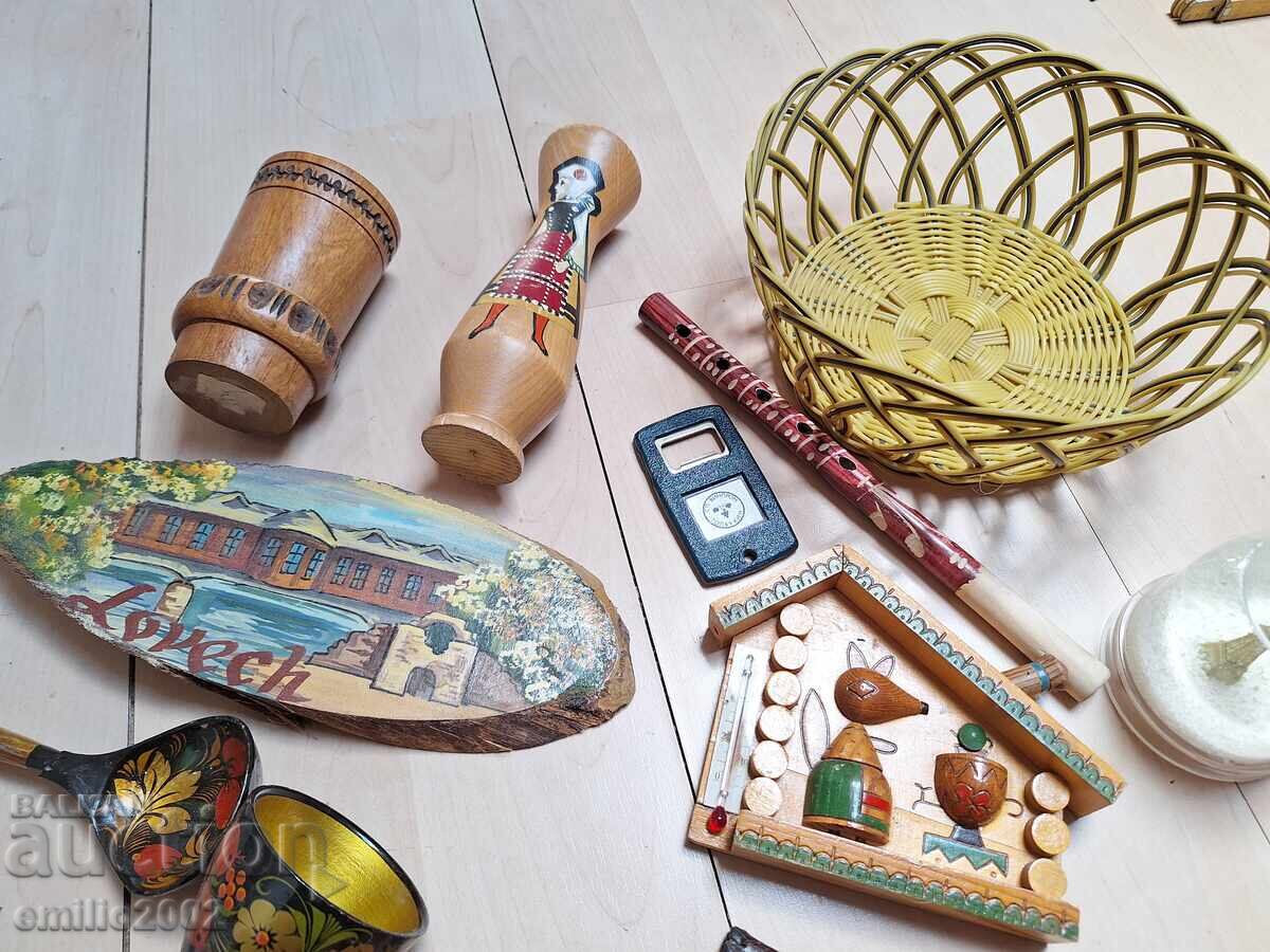 Souvenirs retro social with price 14.00 BGN | € 7.16