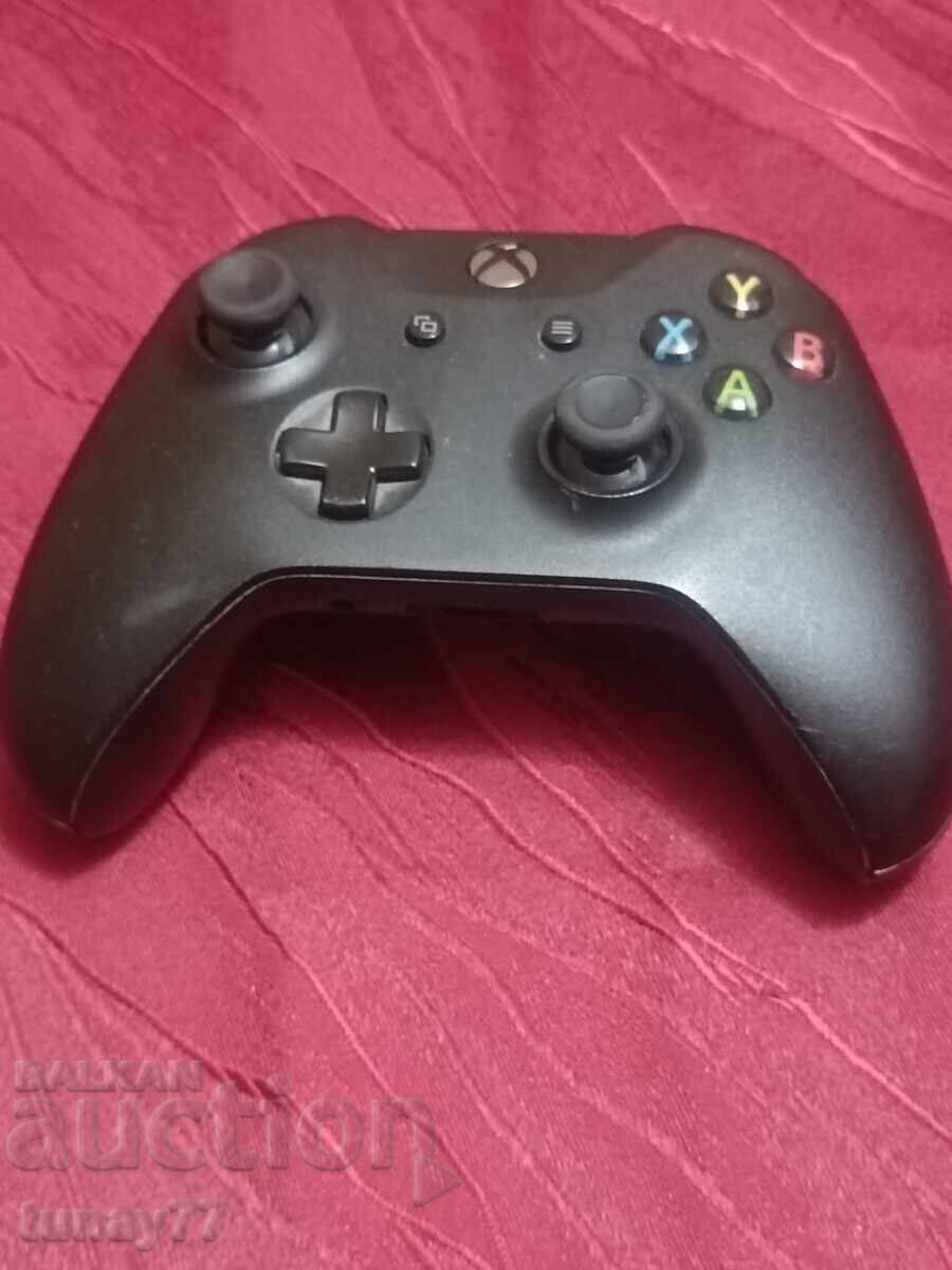 Xbox Wireless Controller, 40-hour battery life, Bluetooth Xbox Wireless Controller, 40-hour battery life, Bluetooth