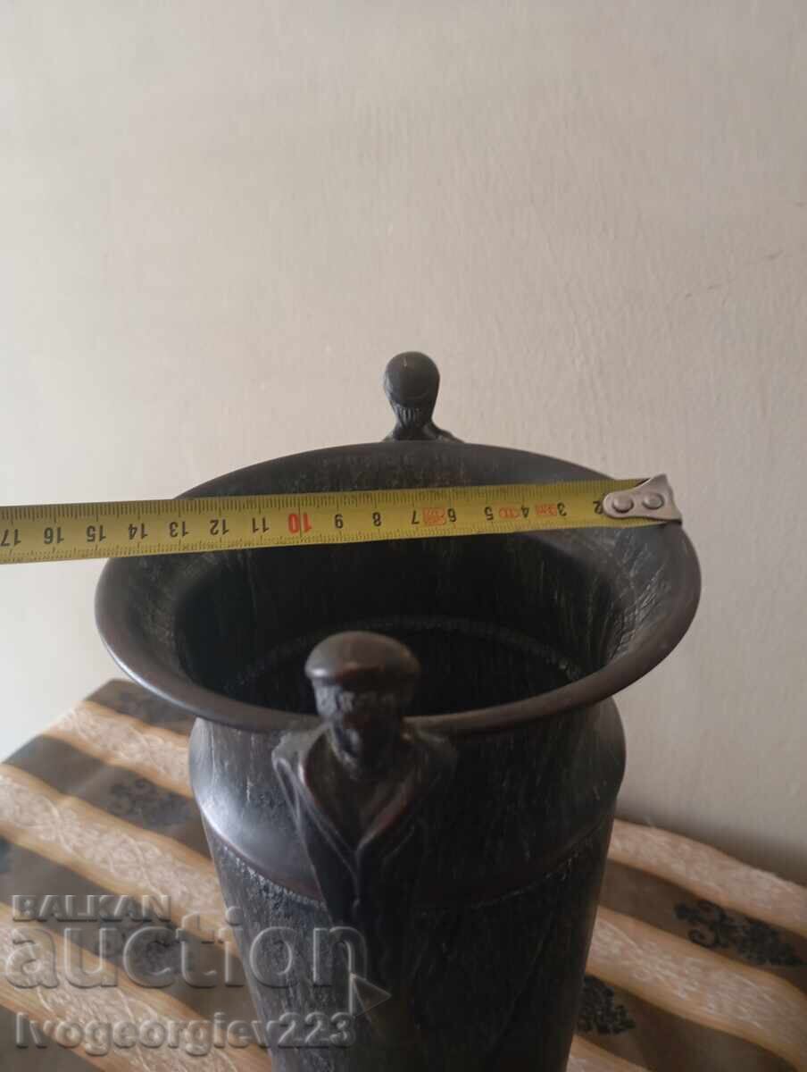 Delivery of Baroque style cup and vase