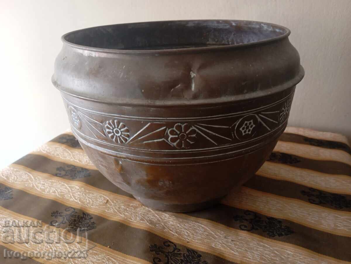 Livrarea Ghiveci vechi din alamă, jardiniere Livrarea Ghiveci vechi din alamă, jardiniere