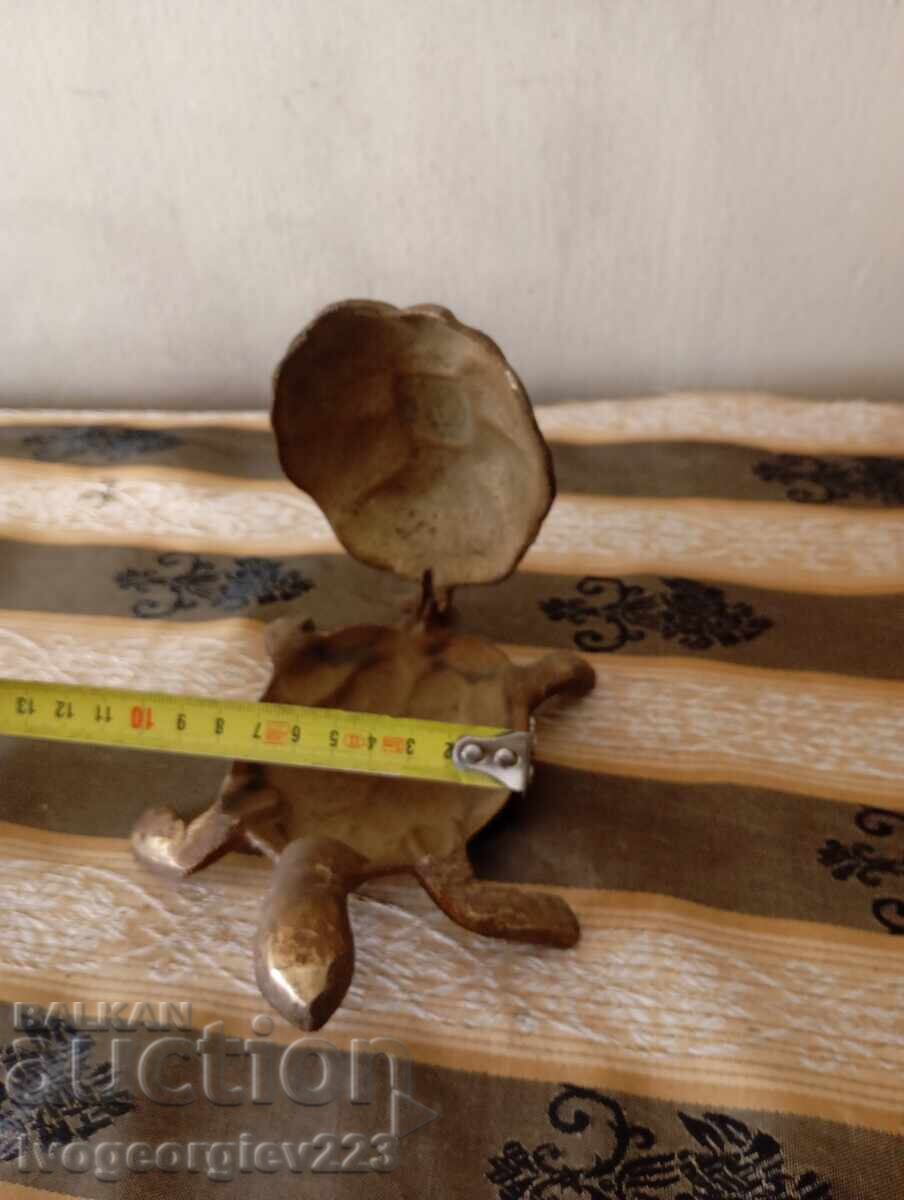 Παράδοση Κουτάκι, σταχτοδοχείο χελώνα