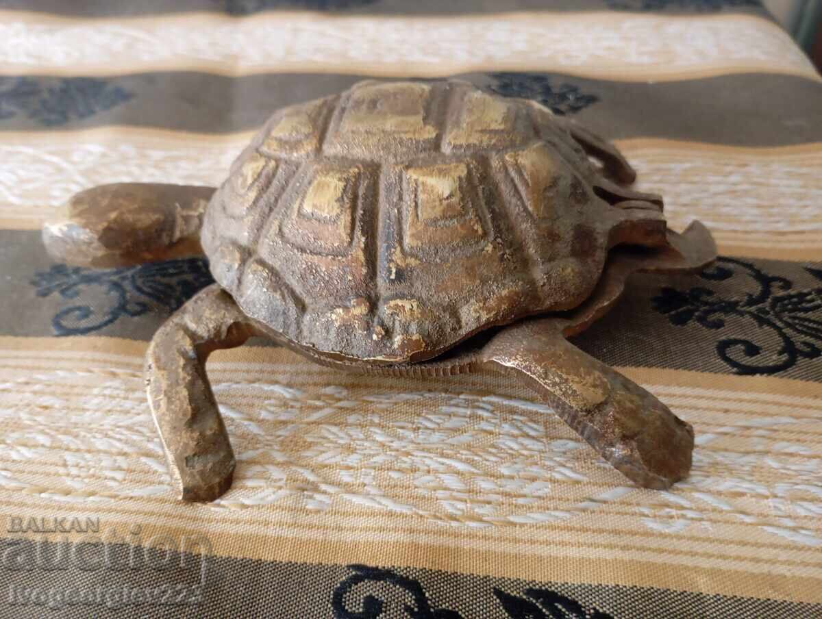 Κουτάκι, σταχτοδοχείο χελώνα