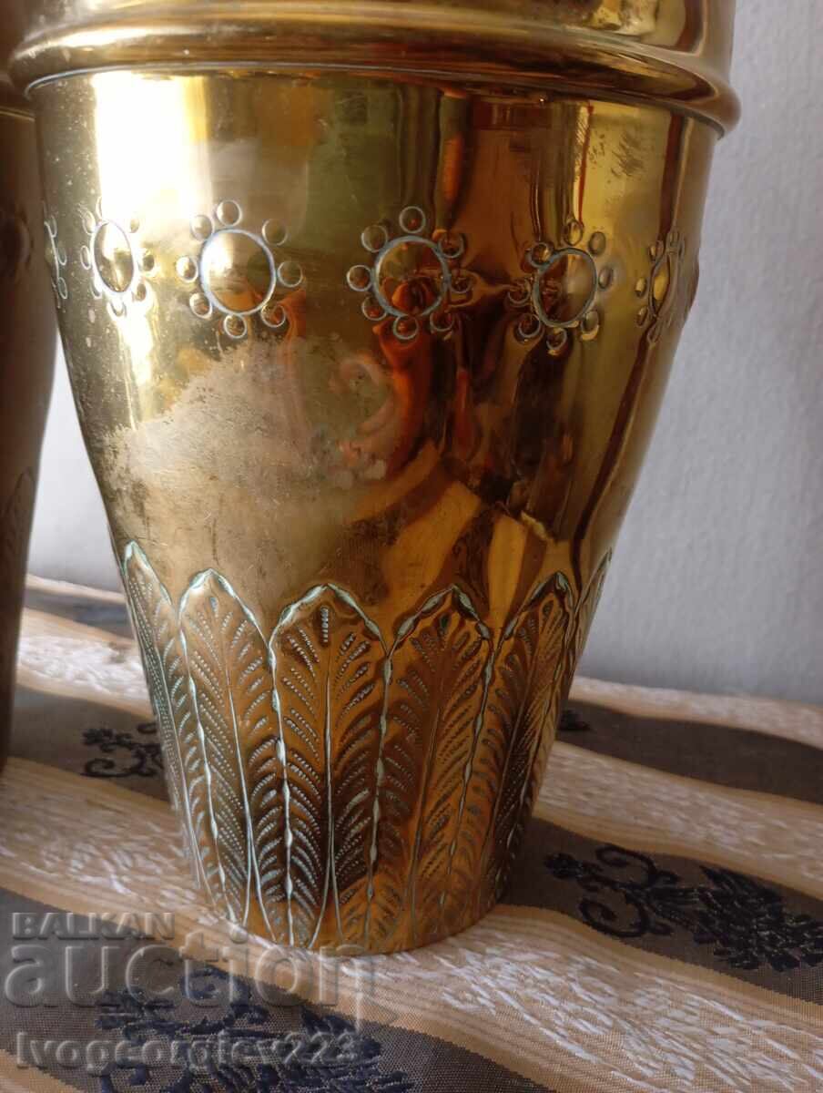 Set of two vases in Baroque style with price 110.00 BGN | € 56.24