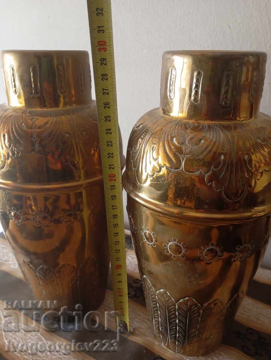Delivery of Set of two vases in Baroque style
