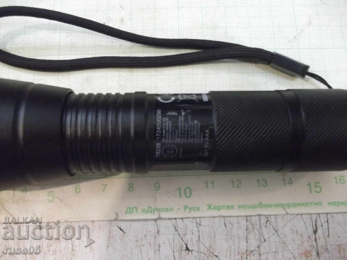 Lanternă poliție LED 3W, alb rece (6000K), cu 3xAA baterii cu preț 10.00 BGN | € 5.11 Lanternă poliție LED 3W, alb rece (6000K), cu 3xAA baterii cu preț 10.00 BGN | € 5.11