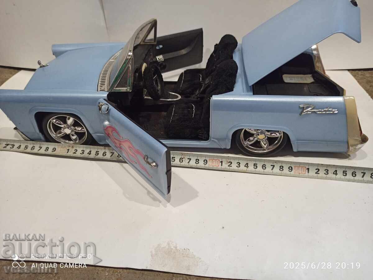 Mașină de jucărie veche 1/8 low rider car pimp uriașă cu preț € 84.00 | 164.29 BGN