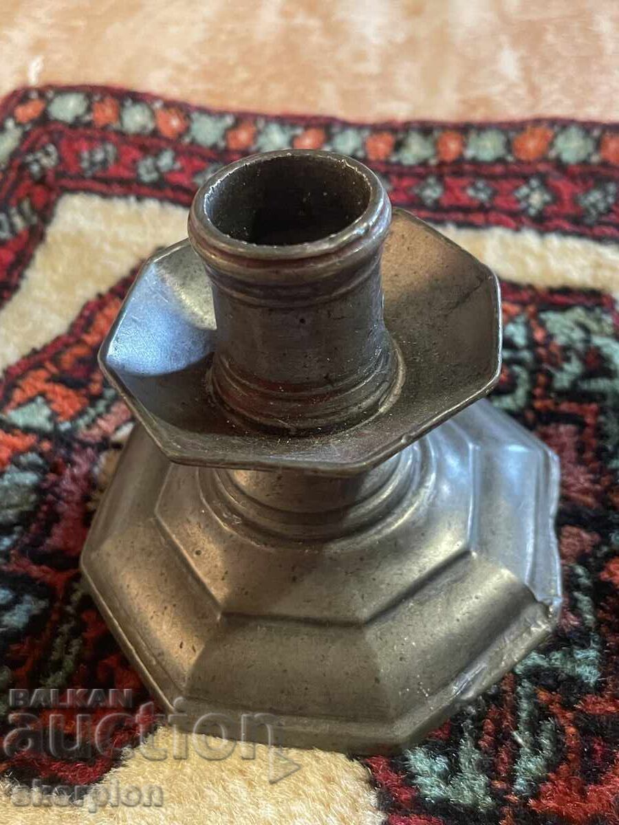 Παλιό κηροπήγιο με τιμή 40.00 BGN | € 20.45 Παλιό κηροπήγιο με τιμή 40.00 BGN | € 20.45