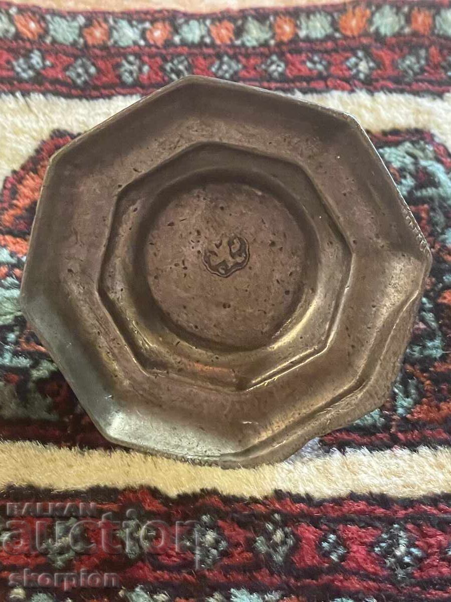 Δημοπρασία Παλιό κηροπήγιο Δημοπρασία Παλιό κηροπήγιο