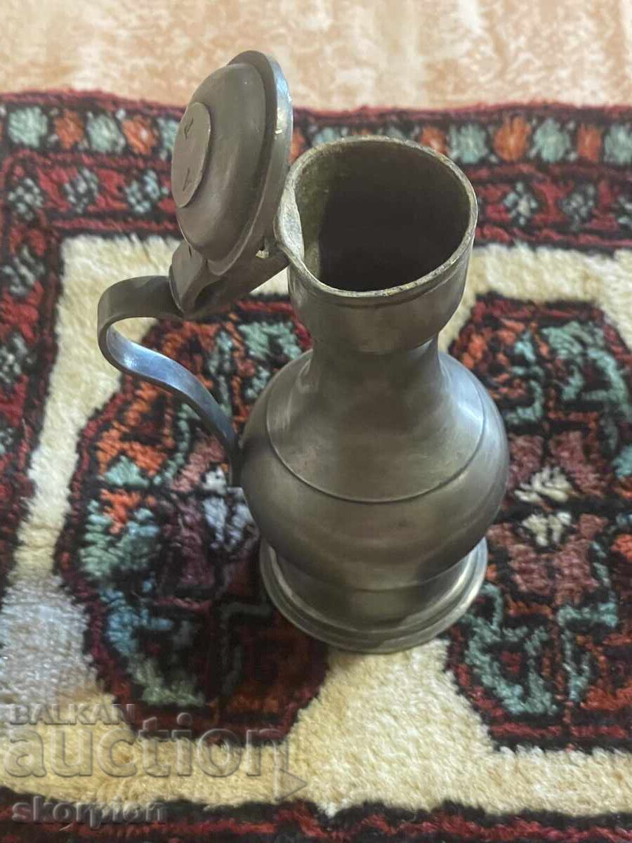 Caniță veche cu preț € 18.00 | 35.21 BGN