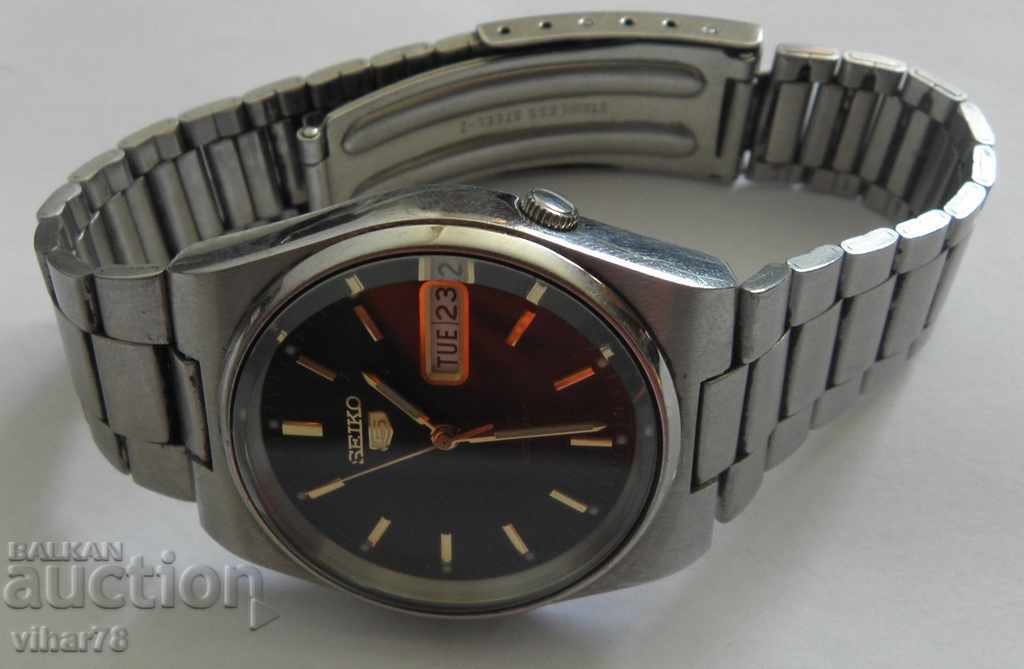 Auction  NEW SEIKO 5 AUTOMATIC WATCH WITH DOCUMENTS