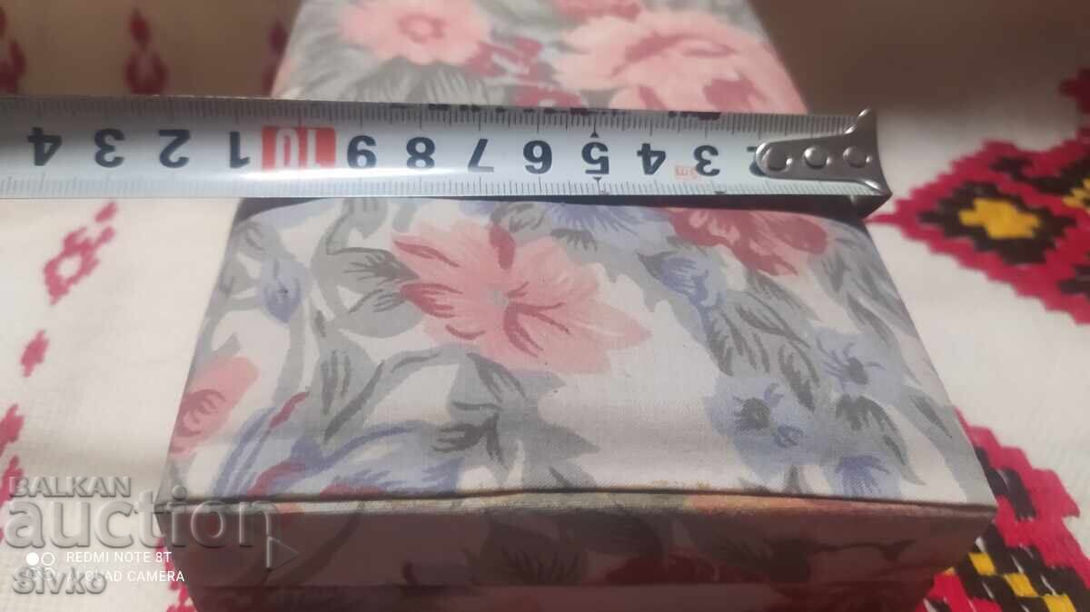 Auction  Jewelry Box