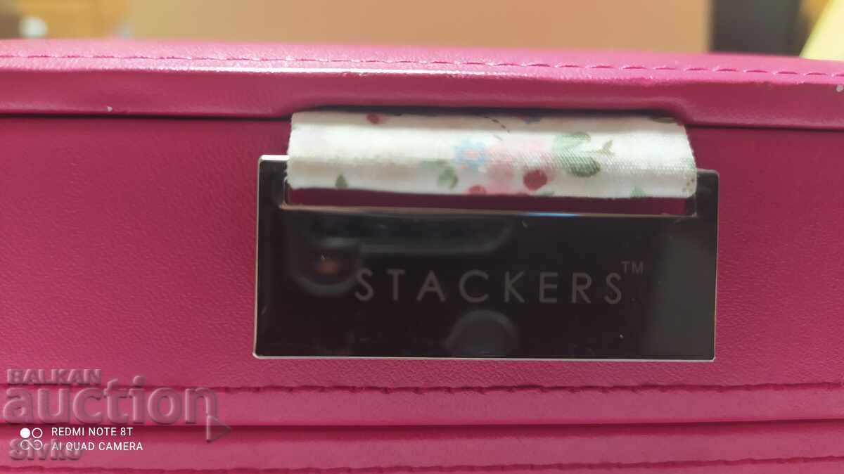 Cutie de bijuterii, de firmă, dublă cu preț 24.99 BGN | € 12.78