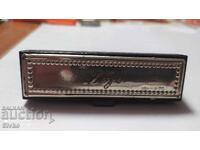 Cutie de ruj de marcă