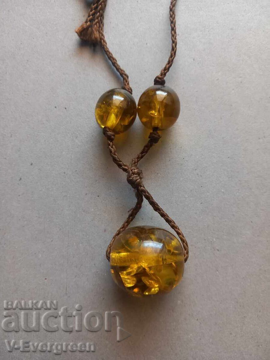 Παλιό κολιέ κοσμήματος από βακελίτη πλαστικό με τιμή 5.00 BGN | € 2.56 Παλιό κολιέ κοσμήματος από βακελίτη πλαστικό με τιμή 5.00 BGN | € 2.56