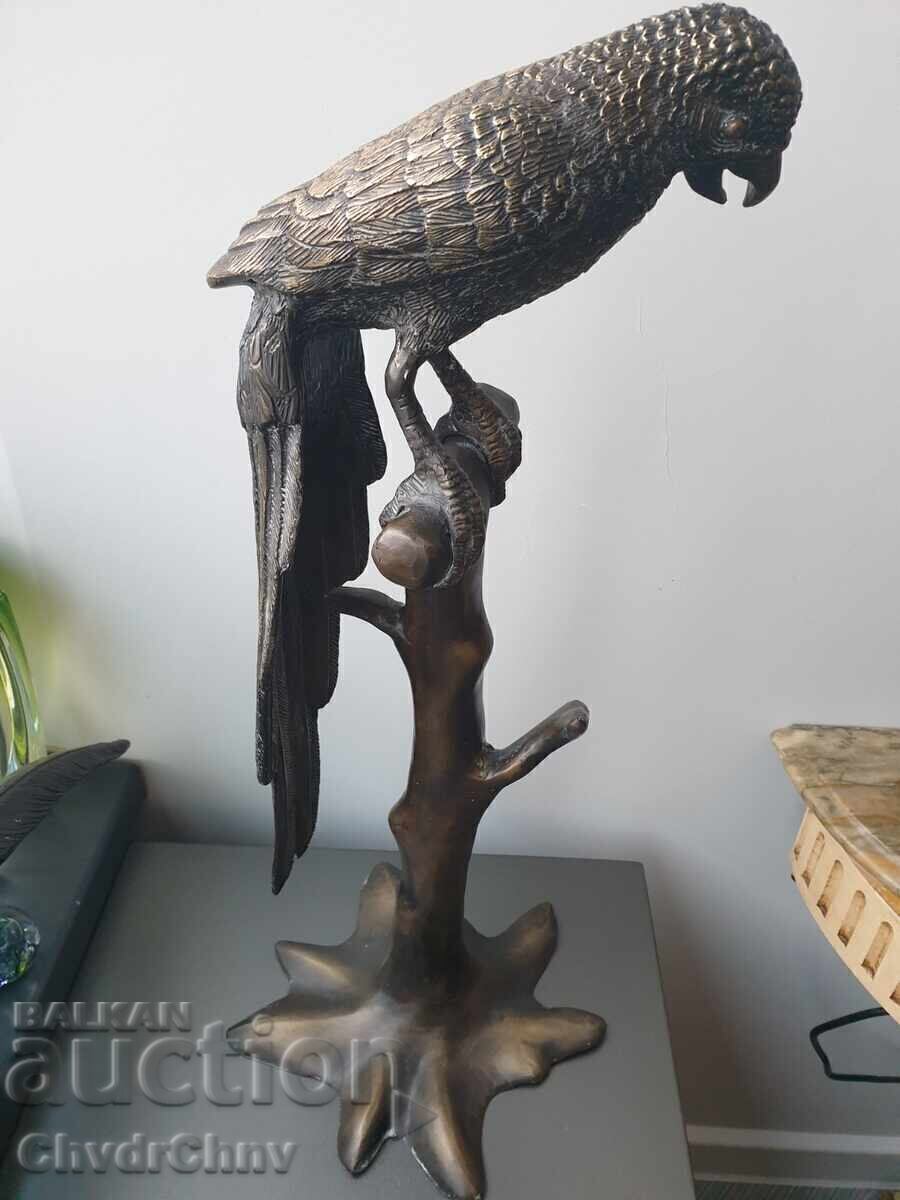 Large bronze sculpture/figure of a parrot on a branch with price 1000.00 BGN | € 511.29 Large bronze sculpture/figure of a parrot on a branch with price 1000.00 BGN | € 511.29