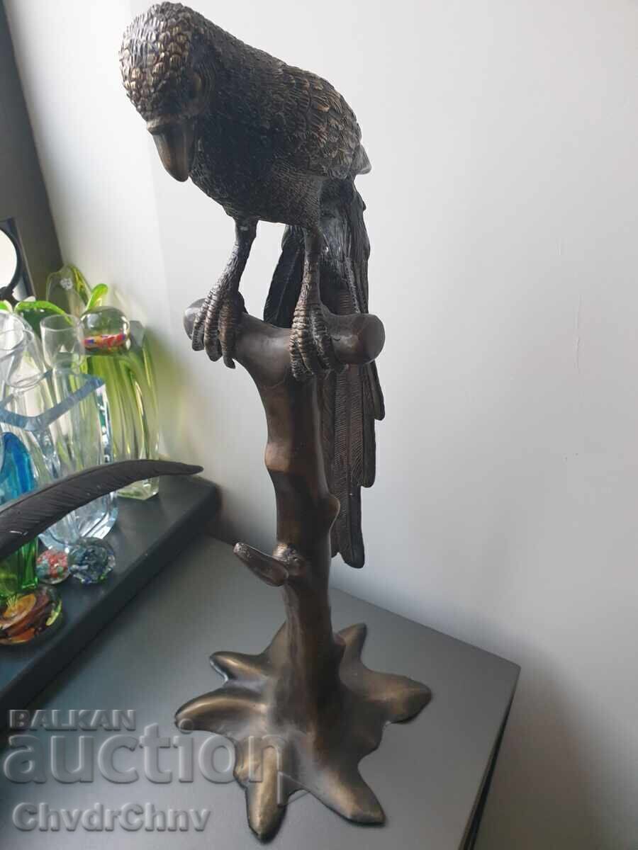 Auction Large bronze sculpture/figure of a parrot on a branch Auction Large bronze sculpture/figure of a parrot on a branch