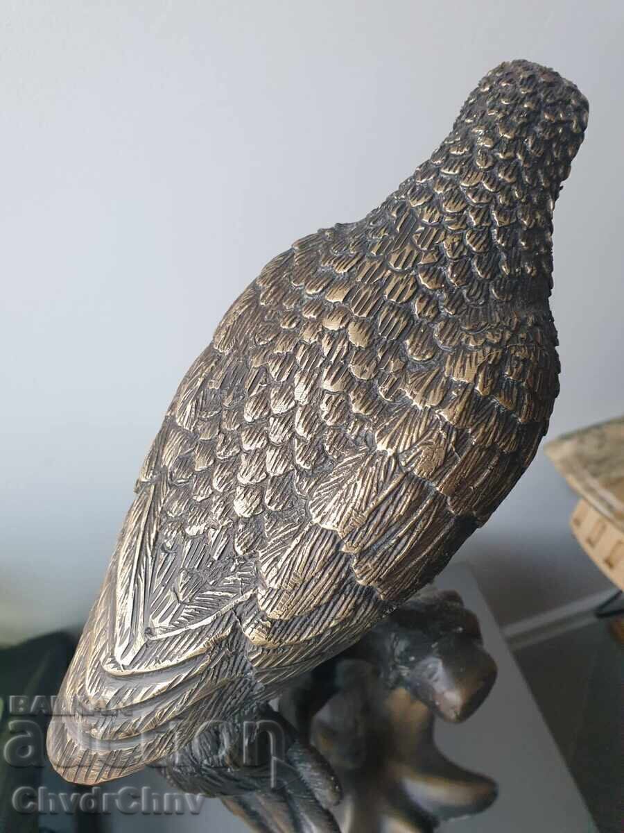 Large bronze sculpture/figure of a parrot on a branch - 6 Large bronze sculpture/figure of a parrot on a branch - 6