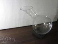 Wine decanter with stand