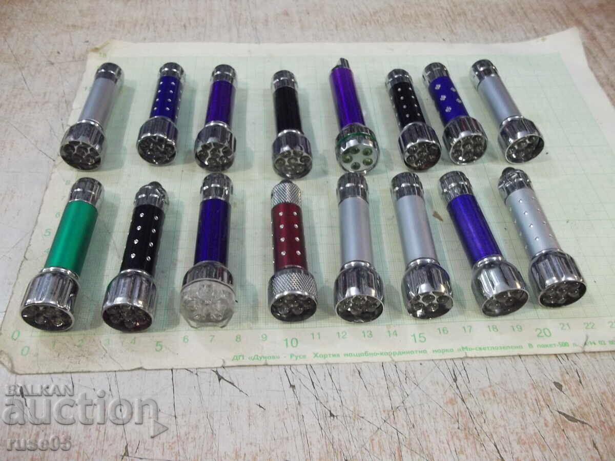 Lot de 16 Lanterne cu 7 LED-uri funcționale cu preț 20.00 BGN | € 10.23