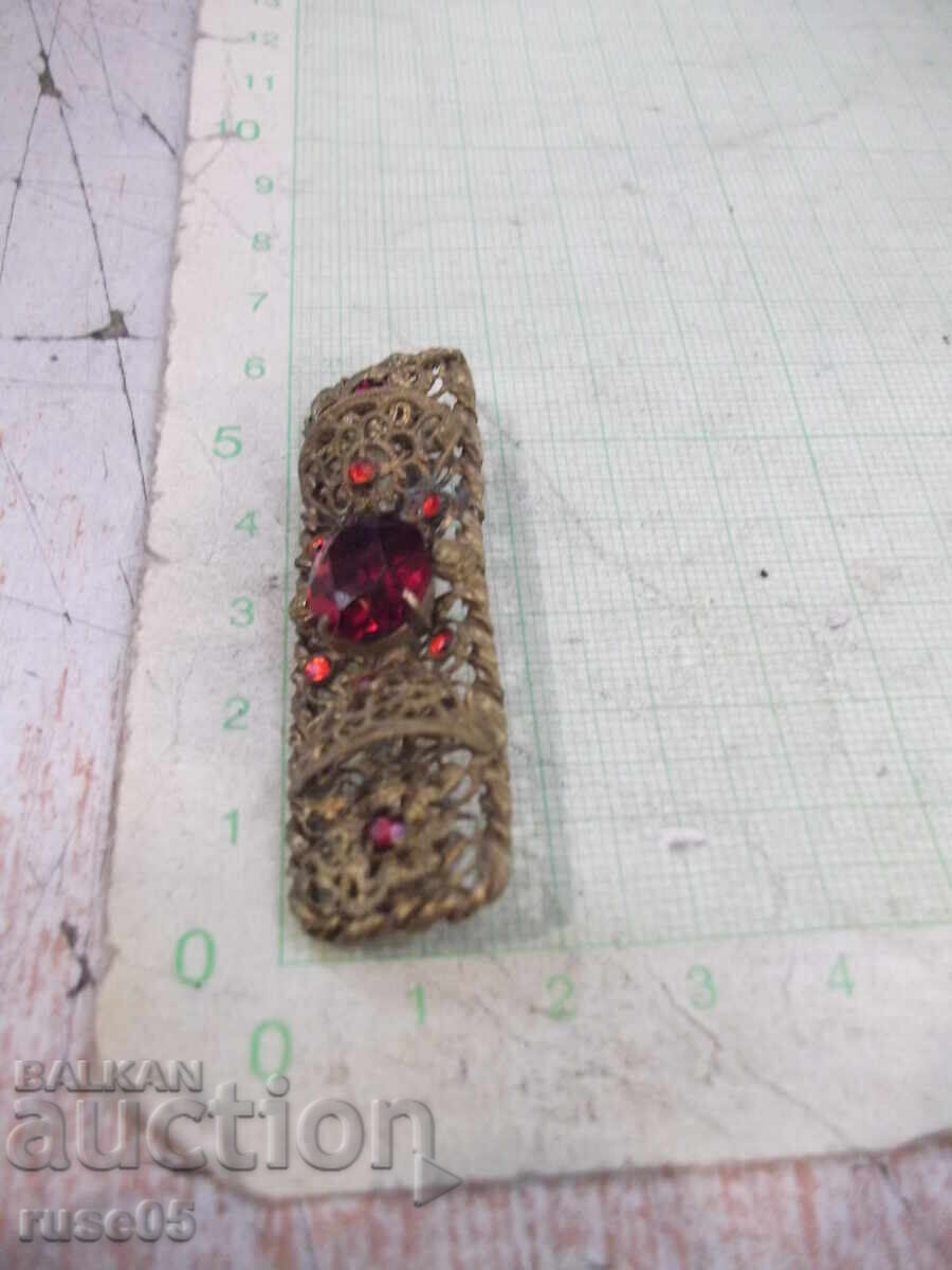 Delivery of Filigree brooch, old metal, with red stones