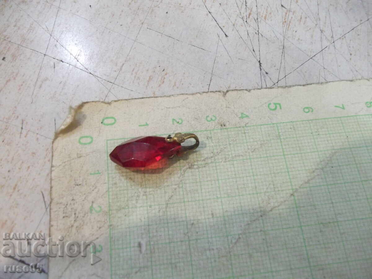 Licitație Pandantiv vechi, piatră roșie Licitație Pandantiv vechi, piatră roșie