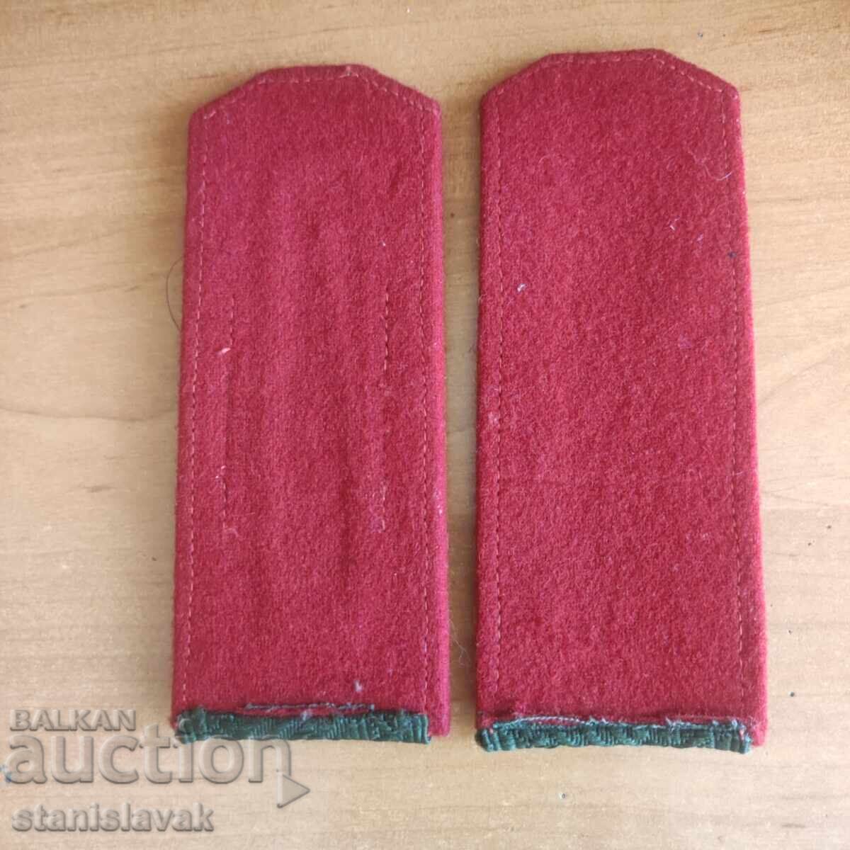 Παγόνια στρατηγού - στολή μάχης με τιμή € 150.00 | 293.37 BGN Παγόνια στρατηγού - στολή μάχης με τιμή € 150.00 | 293.37 BGN