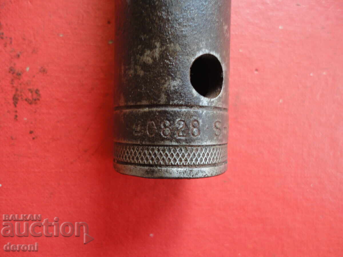 Cheie originală germană cu preț 15.00 BGN | € 7.67