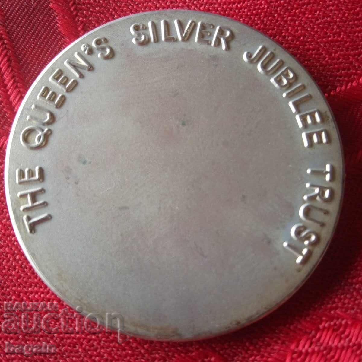 Πλακέτα της Βασίλισσας Ελισάβετ με τιμή € 15.34 | 30.00 BGN