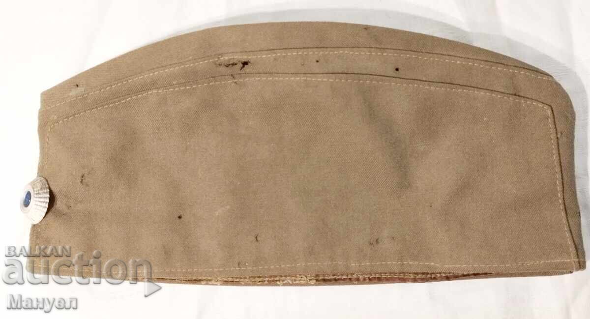 Аукцион Стара пилотка, кепе източна Германия.