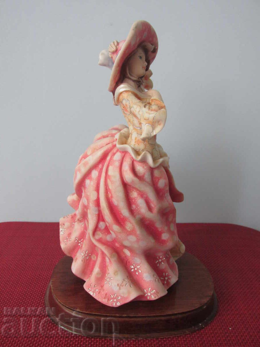 Статуетка на Leonardo с цена 45.00 лв. | € 23.01