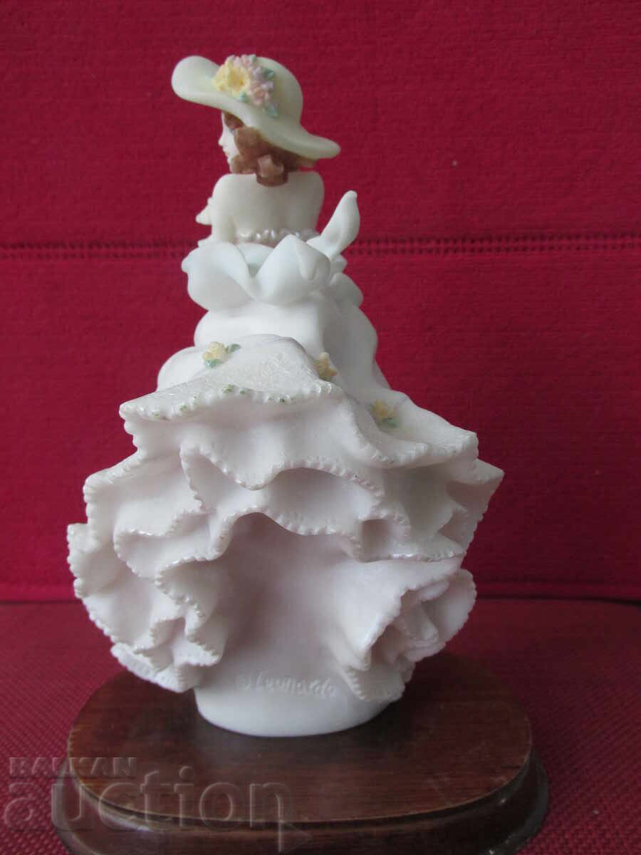 Доставка на Статуетка на Leonardo