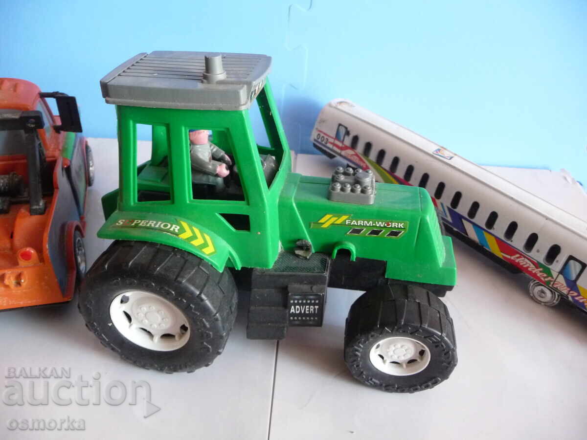 Delivery of 3 toys for 2 BGN. Tractor, Vlk, arrow, pickup, Matthew from Cars Delivery of 3 toys for 2 BGN. Tractor, Vlk, arrow, pickup, Matthew from Cars