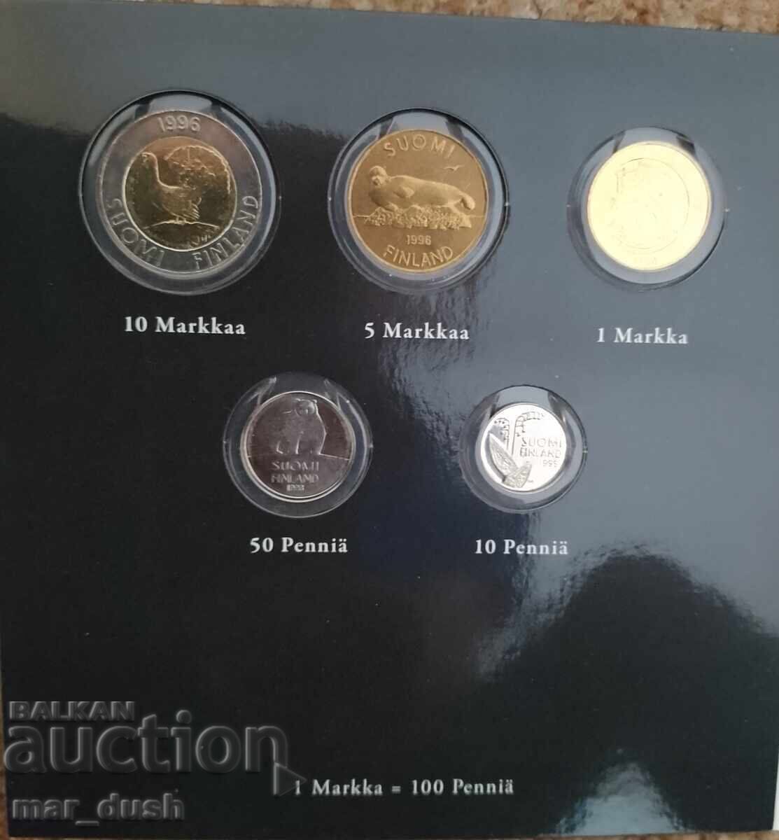 Licitație Finlanda. Album de lux cu monede înainte și după euro