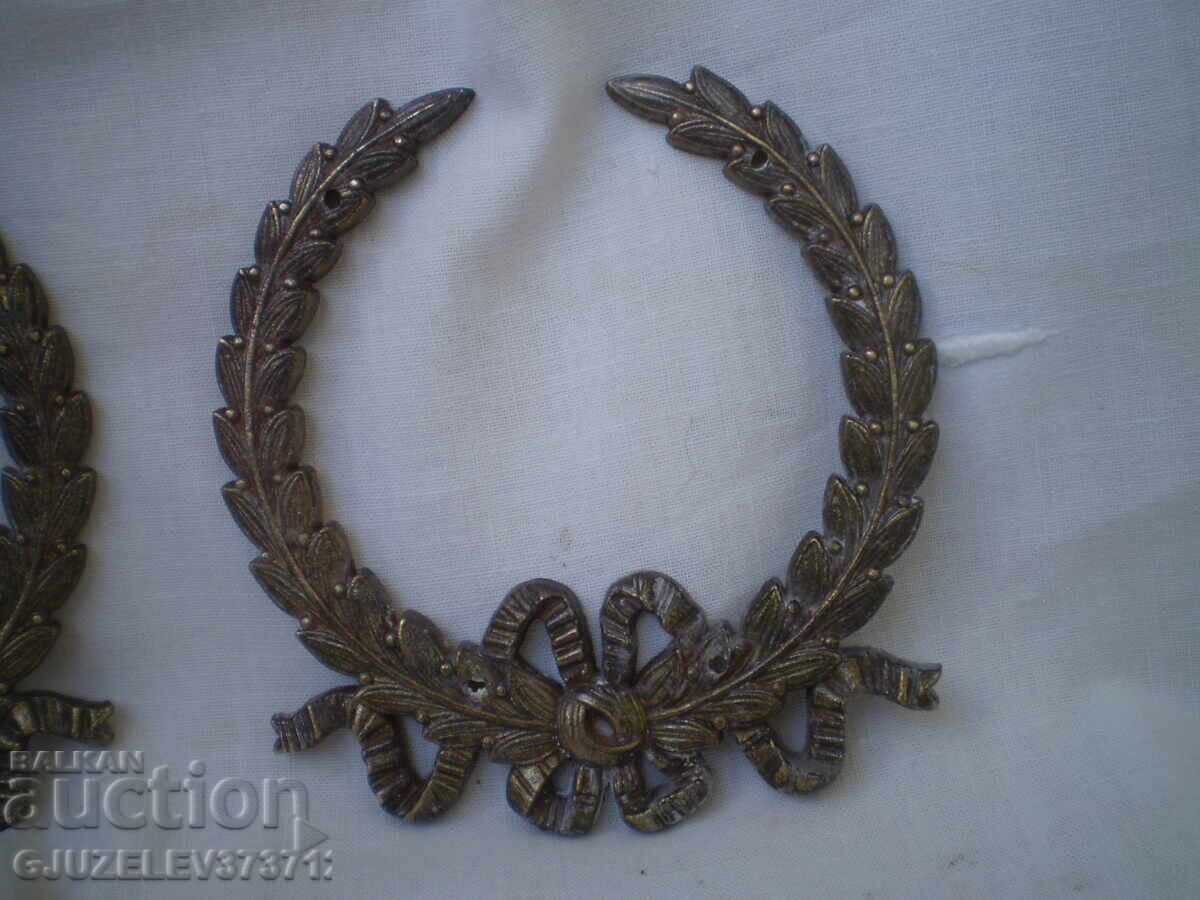 Δύο παλιά vintage χυτοσίδηρα μπρούτζινα βάζα με φιόγκο, για διακόσμηση - 5 Δύο παλιά vintage χυτοσίδηρα μπρούτζινα βάζα με φιόγκο, για διακόσμηση - 5