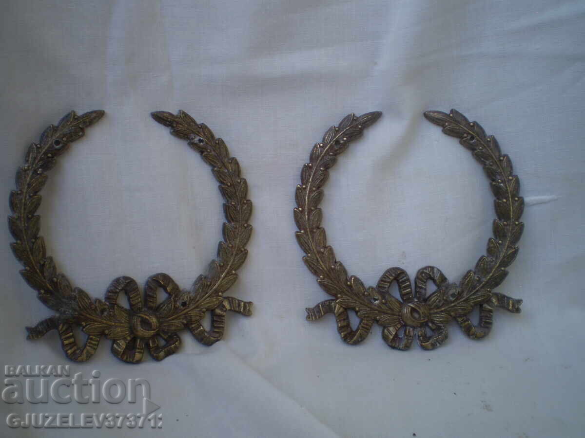 Δύο παλιά vintage χυτοσίδηρα μπρούτζινα βάζα με φιόγκο, για διακόσμηση - 6 Δύο παλιά vintage χυτοσίδηρα μπρούτζινα βάζα με φιόγκο, για διακόσμηση - 6