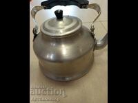 Μεγάλο αλουμινένιο τσαγιερό παλιό