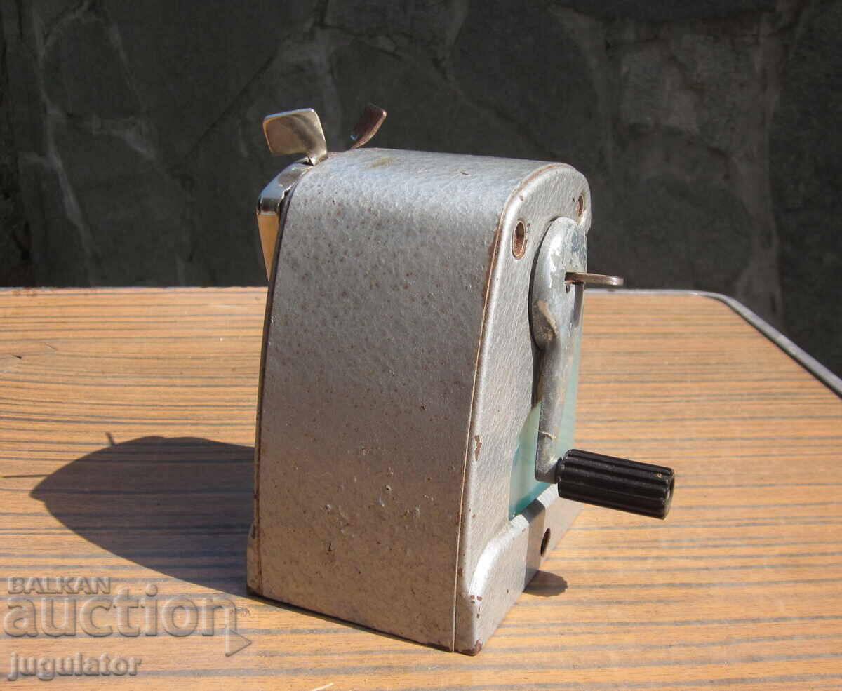 Old Russian Soviet mechanical desk sharpener NEMA 2648 - 6 Old Russian Soviet mechanical desk sharpener NEMA 2648 - 6