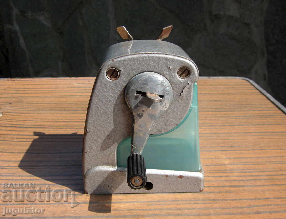 Old Russian Soviet mechanical desk sharpener NEMA 2648 - 7 Old Russian Soviet mechanical desk sharpener NEMA 2648 - 7