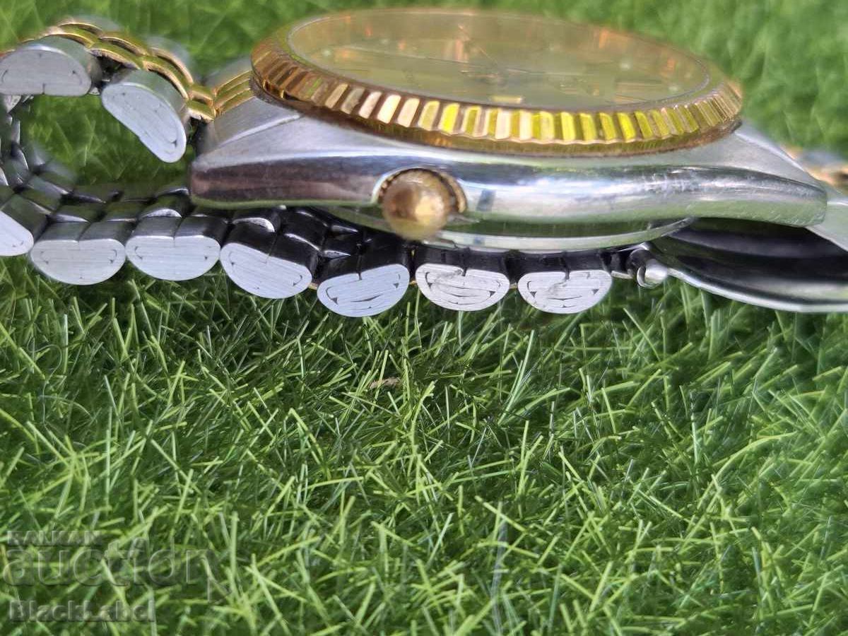 Auction Vintage SEIKO 5 Automatic Watch Auction Vintage SEIKO 5 Automatic Watch