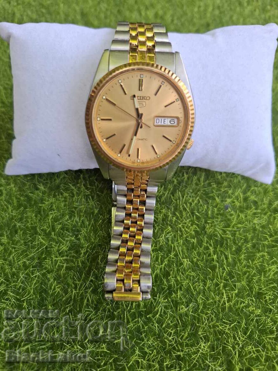 Vintage SEIKO 5 Automatic Watch Vintage SEIKO 5 Automatic Watch